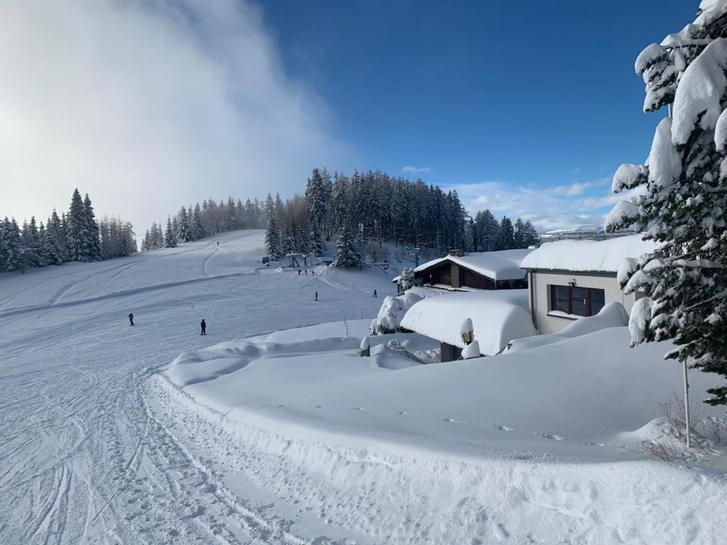 Hotel Alpenrose Treffen Buitenkant foto