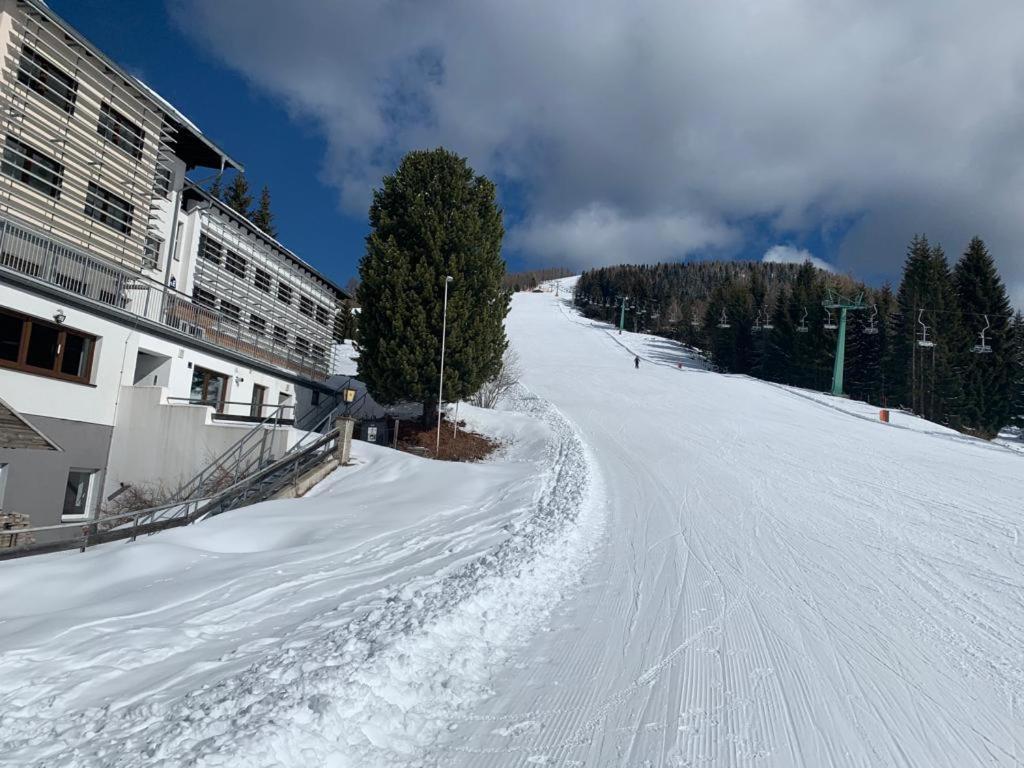 Hotel Alpenrose Treffen Buitenkant foto