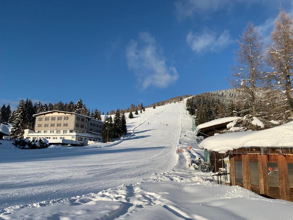 Hotel Alpenrose Treffen Buitenkant foto