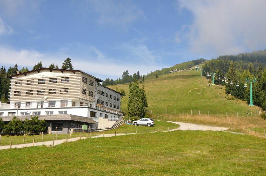 Hotel Alpenrose Treffen Buitenkant foto