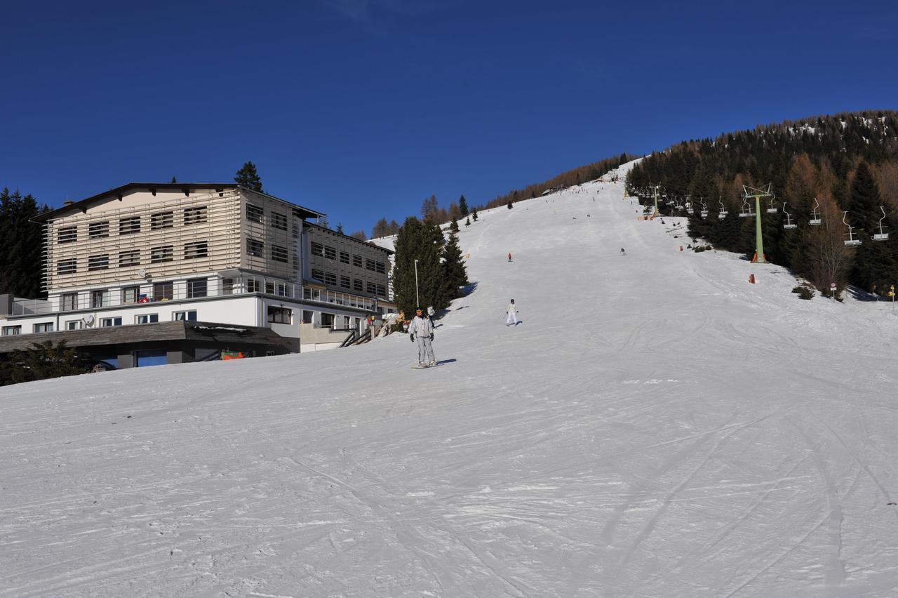 Hotel Alpenrose Treffen Buitenkant foto